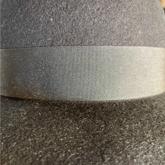 VINTAGE Black 100% Wool Hat With Removable Bow Oh-So-Stylish! - Picture 5 of 12